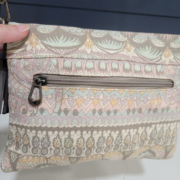 Sakroots Crossbody Adjustable Strap Pockets inside. - Picture 5 of 14